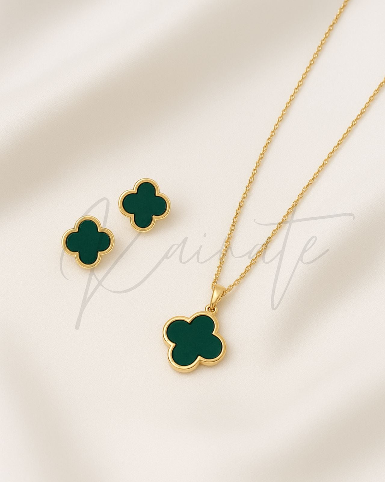 Golden Clover Set – Pendant & Earrings,
