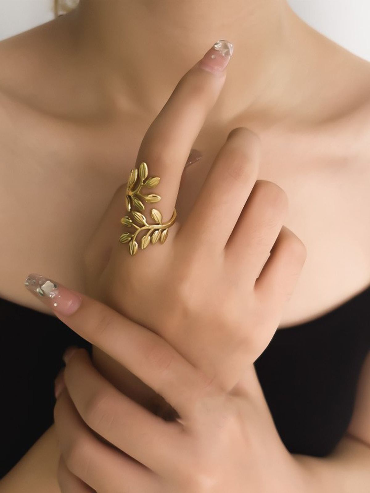 Eterna Leaf Ring – 18K Gold-Plated Stainless Steel