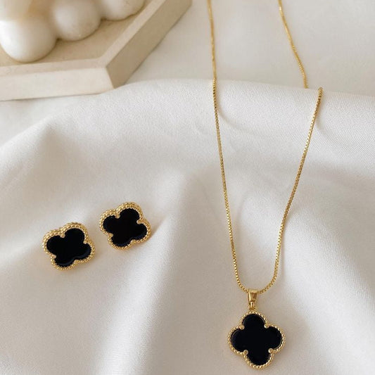Golden Clover Set – Pendant & Earrings,